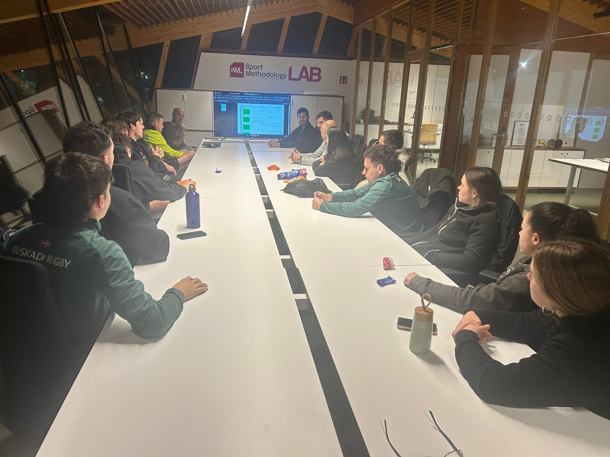 Full Alignment at Fadura: Sport Methodology LAB Presents the School Roadmap to Getxo Rugby Staff